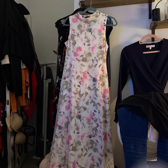 Vince Camuto Pink and Cream Floral Maxi Dress - Picture 5 of 9